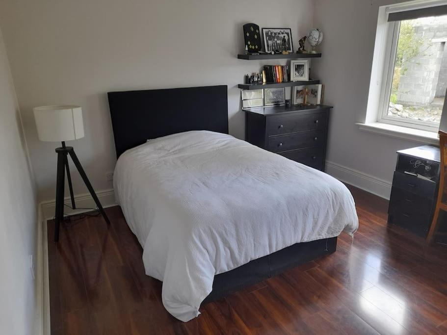 Conveniently Located House To Enjoy All Of Kerry Trá Lí Esterno foto