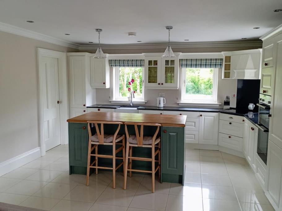 Conveniently Located House To Enjoy All Of Kerry Trá Lí Esterno foto
